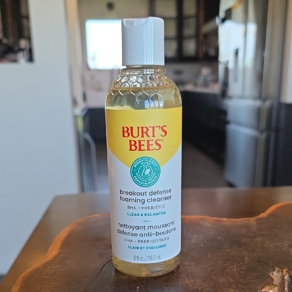 Burt's Bees Breakout Defense Foaming Wash - Picture 5 of 6